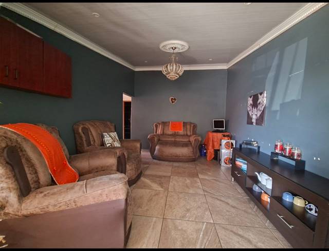 3 BEDROOM FREESTANDING FOR SALE IN BUFFALO FLATS